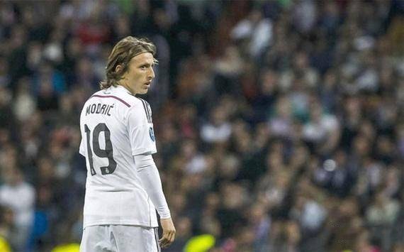 国安客战河内：3外援PK6外援，塞鸟、吴少聪首发，法比奥出战