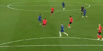 状态全无！浓眉半场4中0贡献0分3板2助，罚球2中0