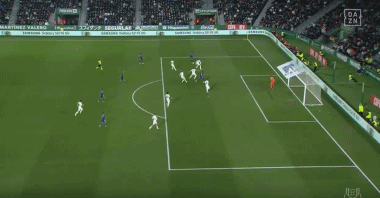 23.34岁，巴萨客战赫罗纳首发平均年龄创队史95年来最低纪录