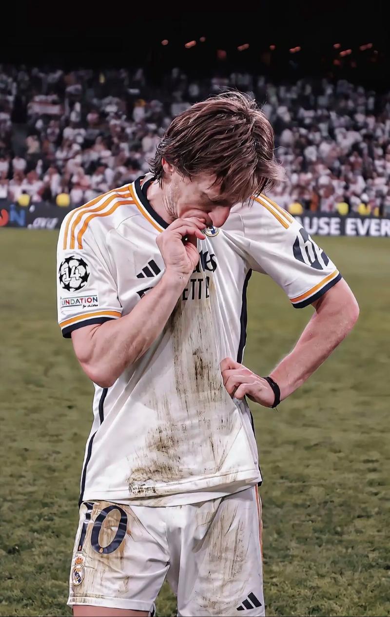 掘金半场4人得分上双，约基奇10分6助攻4篮板