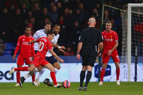 哈登率快船在常规赛中单挑魔术，连续4场得分超28分，但球队仍落后较大。